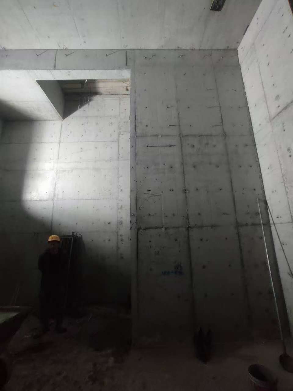 甘肃墙上开槽钢筋断了有影响吗